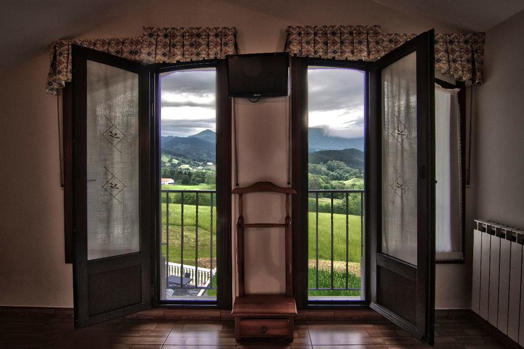 Tolare-Berri Hotel Zestoa Buitenkant foto