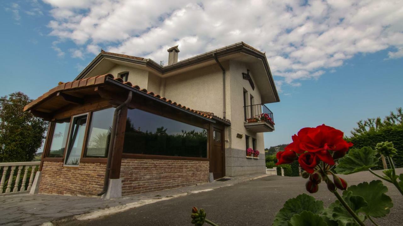 Tolare-Berri Hotel Zestoa Buitenkant foto